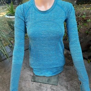 Lululemon Swiftly Tech Long Sleeve size 4
